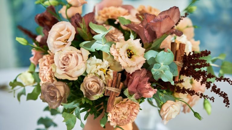 flower bouquet with cinnamon sticks