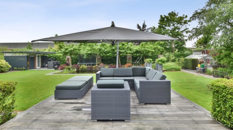 beautiful rectangular patio setup