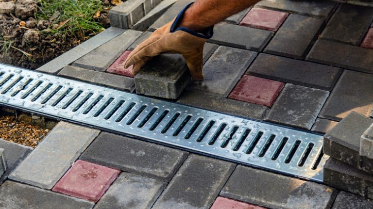 installing patio with wet bricks