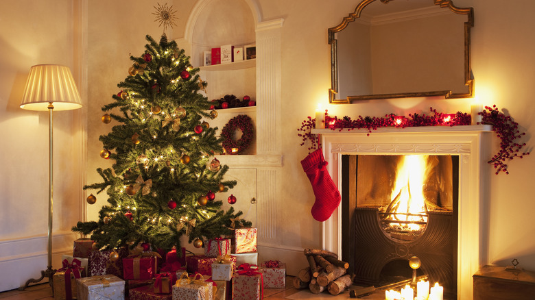 Christmas tree with gifts