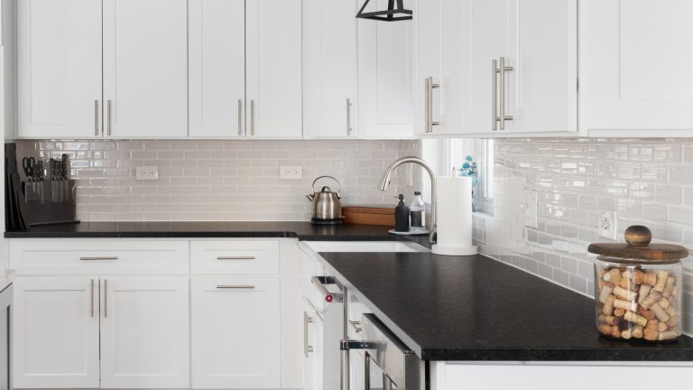 Selecting the Perfect Sink to Complement Your Black Countertops and White Cabinets Selecting the Perfect Sink to Complement Your Black Countertops and White Cabinets