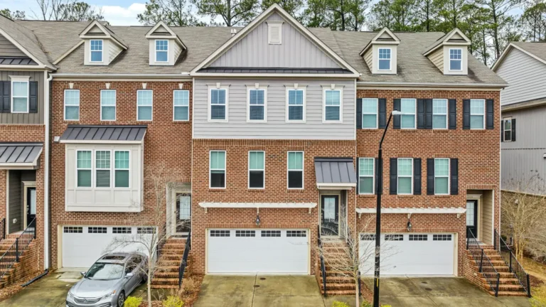 Effective Storage Solutions for Small Bathrooms in Real Homes